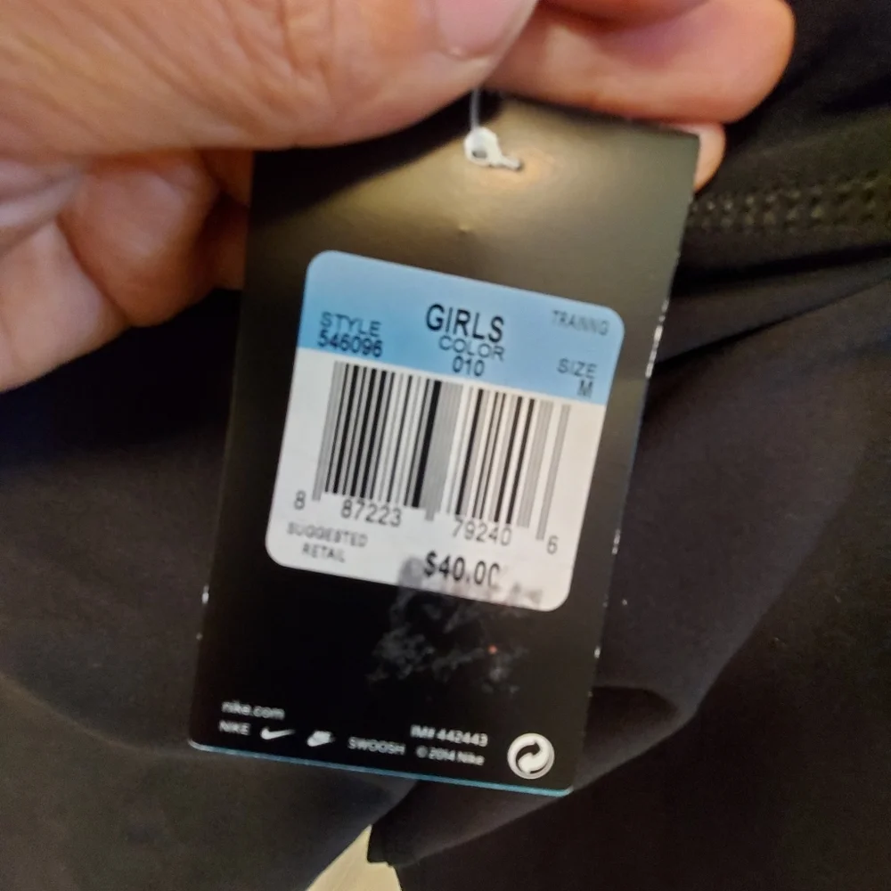 Nike legend tight fit crops nwt